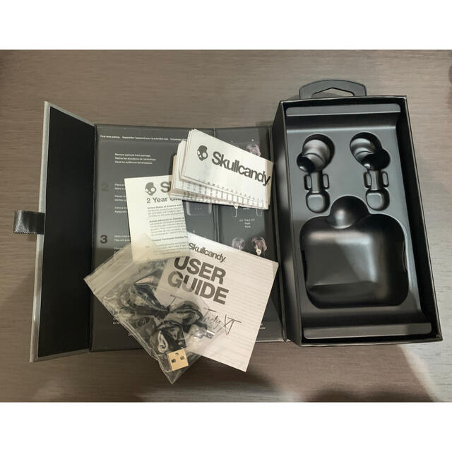 Skullcandy(スカルキャンディ)のSkullcandy Bluetoothイヤホン　⚠️最終値下げ スマホ/家電/カメラのオーディオ機器(ヘッドフォン/イヤフォン)の商品写真