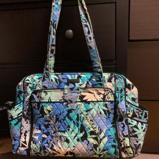 ヴェラブラッドリー(Vera Bradley)のベラブラッドリー　大容量ショルダーバッグ　マザーズバッグ　カモフローラル柄(マザーズバッグ)