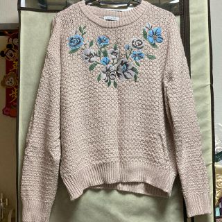 オリーブデオリーブ(OLIVEdesOLIVE)のOlive des olive ピンク刺繍ニット(ニット/セーター)