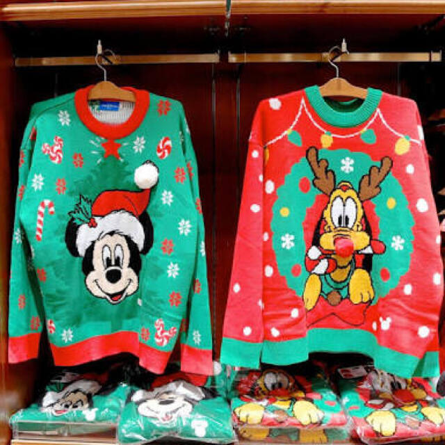 Disney(ディズニー)のディズニー　クリスマス　セーター　セット エンタメ/ホビーのおもちゃ/ぬいぐるみ(キャラクターグッズ)の商品写真