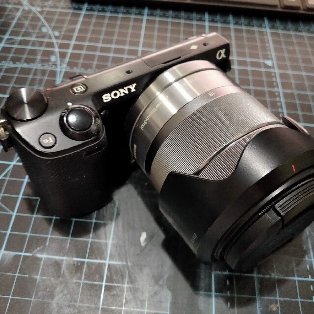 SONY(ソニー)のソニー　NEX-5R レンズ付 スマホ/家電/カメラのカメラ(ミラーレス一眼)の商品写真
