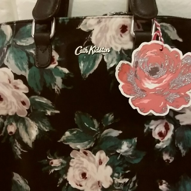 Cath Kidston(キャスキッドソン)のキャスキッドソンベロア生地ローズバック❤早い者勝ちsale❤半額以下❤ レディースのバッグ(ハンドバッグ)の商品写真