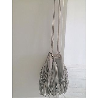 ザラ(ZARA)のzara フリンジバッグ(ショルダーバッグ)