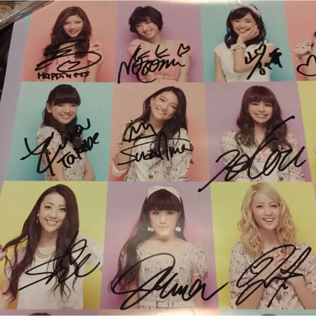 E-girls(イーガールズ)のE-girls☆メンバー全員直筆サインポスター(^。^) エンタメ/ホビーのタレントグッズ(ミュージシャン)の商品写真