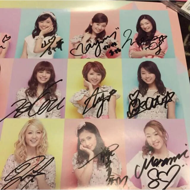 E-girls(イーガールズ)のE-girls☆メンバー全員直筆サインポスター(^。^) エンタメ/ホビーのタレントグッズ(ミュージシャン)の商品写真