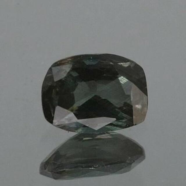 カラーチェンジガーネット　0.49ｃｔ　タンザニア