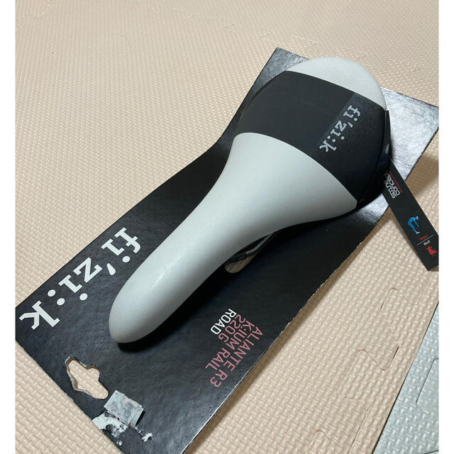 fizik サドル　ALIANTE R3  フィジーク　ロードバイク スポーツ/アウトドアの自転車(パーツ)の商品写真