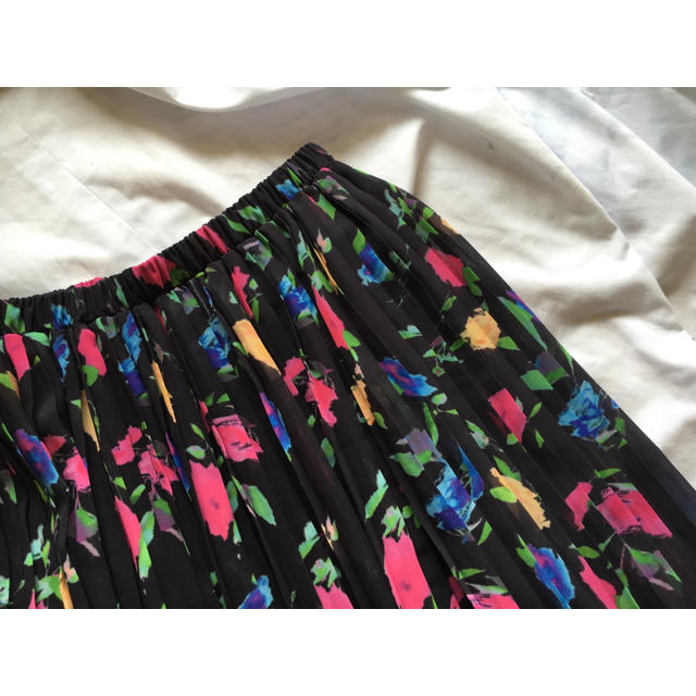 MURUA(ムルーア)のMURUAプリーツスカート レディースのスカート(ひざ丈スカート)の商品写真