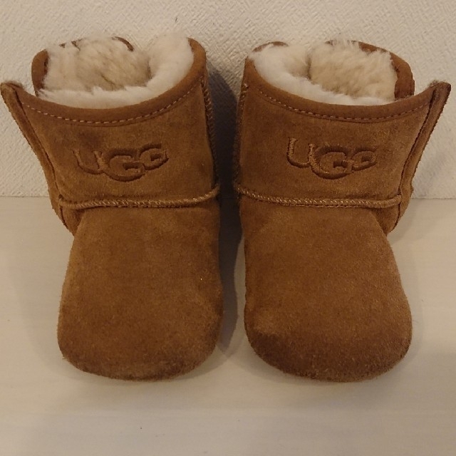 UGG(アグ)のみーちゃん様専用ＵＧＧベビーブーツ ジェシー12.5cm キッズ/ベビー/マタニティのベビー靴/シューズ(~14cm)(ブーツ)の商品写真