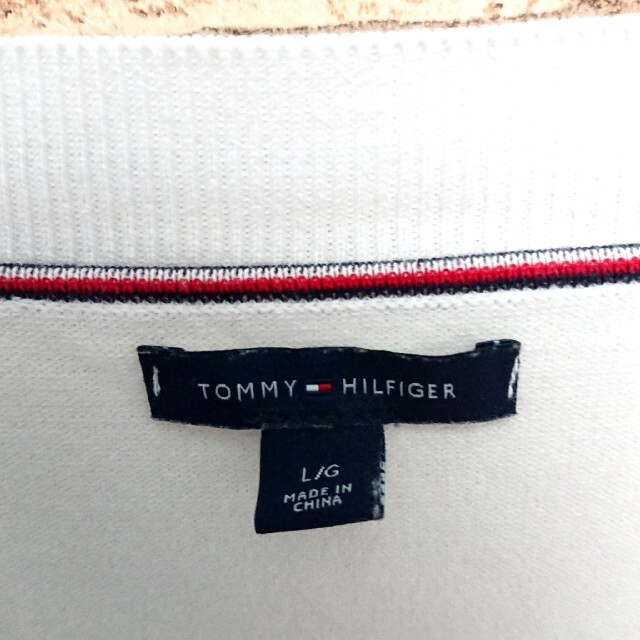 TOMMY HILFIGER(トミーヒルフィガー)のTOMMY HILFIGER トミーヒルフィガー Vネック ニット メンズのトップス(ニット/セーター)の商品写真