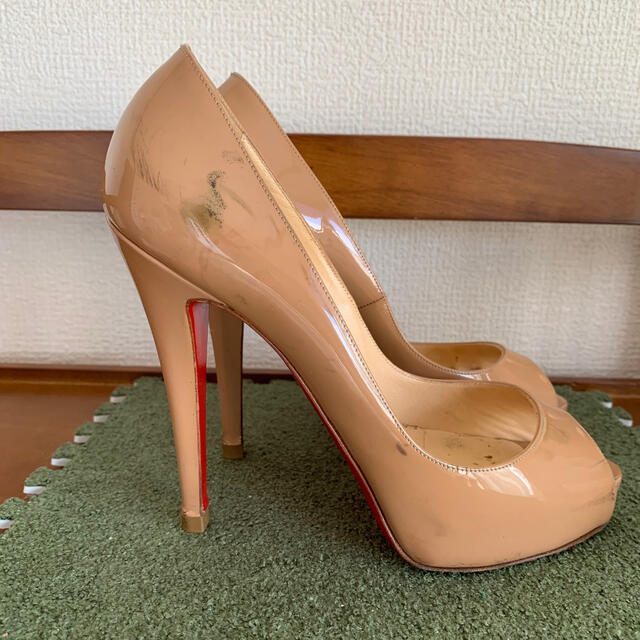 Christian Louboutin(クリスチャンルブタン)のクリスチャンルブタン♡定価7万♡85%オフ【ヒール直し済み♡】 レディースの靴/シューズ(ハイヒール/パンプス)の商品写真