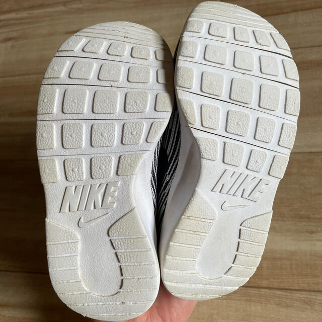 NIKE(ナイキ)のNIKE  靴　15cm キッズ/ベビー/マタニティのキッズ靴/シューズ(15cm~)(スニーカー)の商品写真