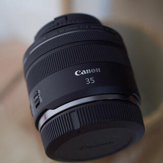 キヤノン(Canon)のrf35mm f1.8 macro is stm(レンズ(単焦点))