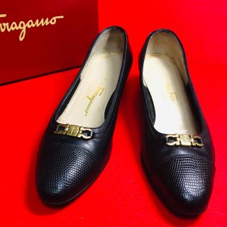 サルヴァトーレフェラガモ(Salvatore Ferragamo)のSalvatore Ferragamo フェラガモ  ガンチーニ　黒　パンプス(ハイヒール/パンプス)