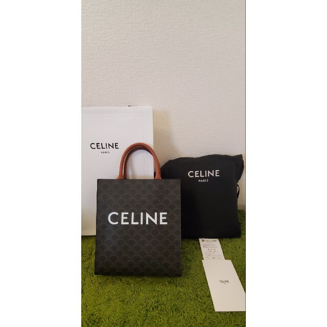 【週末限定特価】CELINE スモールバーティカルカバレディース