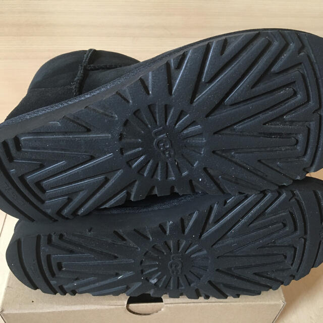 ドゥーズィエムクラス　ugg クラシックミニ　24 ブラック レディースの靴/シューズ(ブーツ)の商品写真