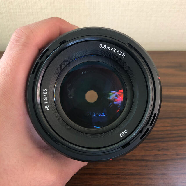 SONY(ソニー)のSONY SEL85F18 単焦点レンズ　a7iii 【最安値】【即日発送】 スマホ/家電/カメラのカメラ(レンズ(単焦点))の商品写真