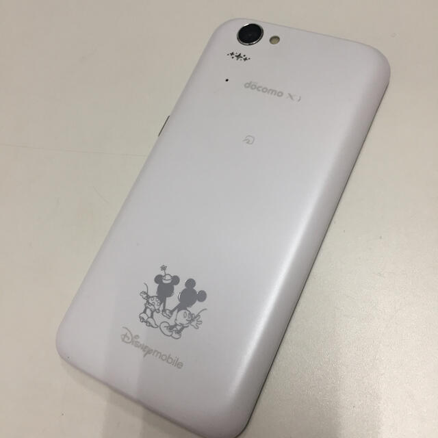 Disney Docomo ディズニーモバイル Sh 05f ホワイトの通販 By フリぞう S Shop ディズニーならラクマ