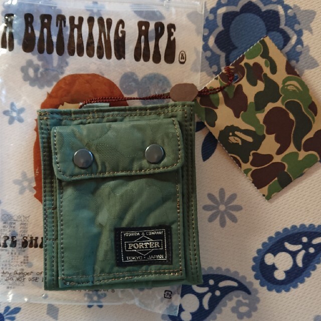 A BATHING APE(アベイシングエイプ)のA BATHING APEの財布 メンズのファッション小物(折り財布)の商品写真