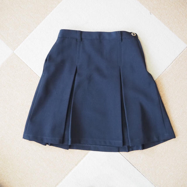 EASTBOY(イーストボーイ)の紺色プリーツスカート レディースのスカート(ミニスカート)の商品写真