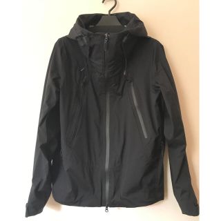 デサント(DESCENTE)の【美品】デサントオルテライン　CREAS(マウンテンパーカー)