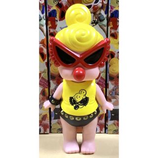 ヒステリックミニ(HYSTERIC MINI)のヒスミニ☆正規品☆新品☆ドール☆黄☆スタッズ付き☆人形☆フィギュア(ノベルティグッズ)