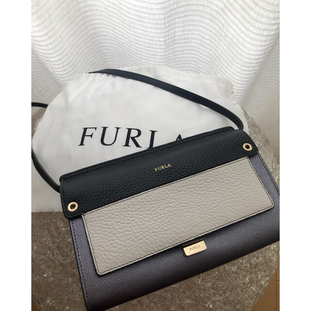 FURLA お財布バッグ