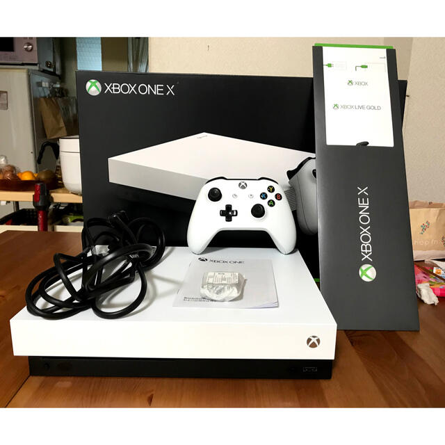 Xbox One X 1TB ホワイトスペシャルエディション 美品