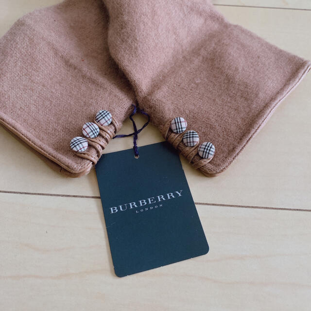 BURBERRY(バーバリー)のBurberry 手袋　新品 レディースのファッション小物(手袋)の商品写真