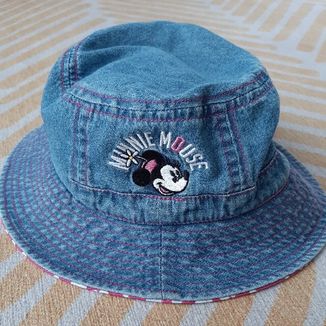 Disney(ディズニー)のデニム帽子☆ミニーマウス キッズ/ベビー/マタニティのこども用ファッション小物(帽子)の商品写真
