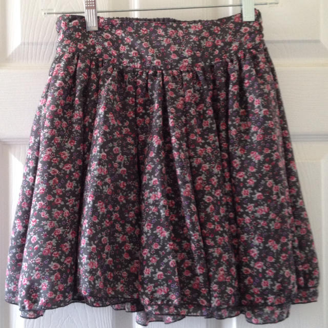 LOWRYS FARM(ローリーズファーム)のローリーズ♡ スカート 着画あり レディースのスカート(ひざ丈スカート)の商品写真