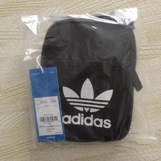 アディダス(adidas)のadidas ミニバッグ(ショルダーバッグ)