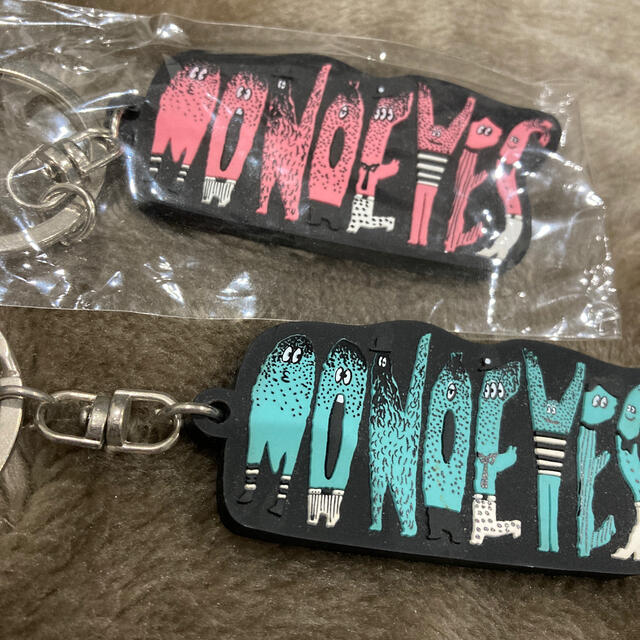 WANIMA(ワニマ)のMONOEYES モノアイズ　キーホルダー 2つセット エンタメ/ホビーのタレントグッズ(ミュージシャン)の商品写真