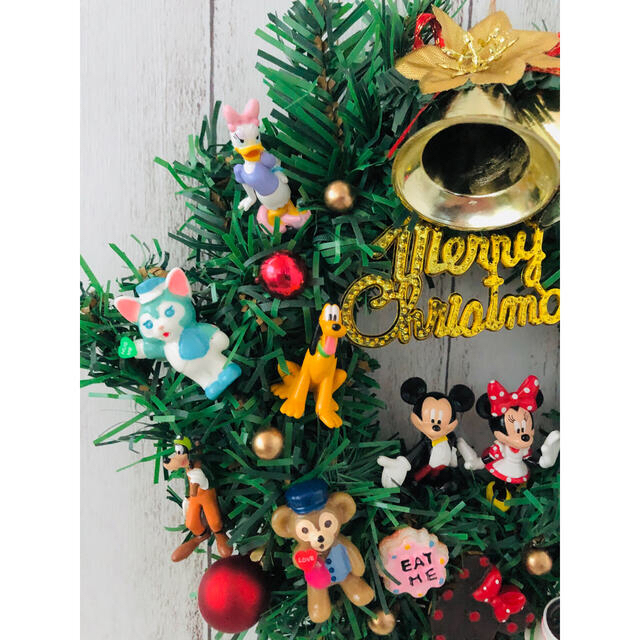 Disney(ディズニー)のクリスマスリース ディズニー フェイクグリーン ダッフィー ハンドメイド ハンドメイドのフラワー/ガーデン(リース)の商品写真