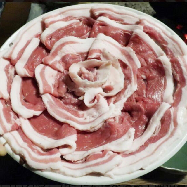 ①猪肉特上ロース‼️500g【3〜4人前】 食品/飲料/酒の食品(肉)の商品写真