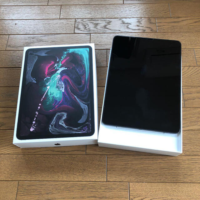 Apple(アップル)のipad pro 2018 11インチ　wifiモデル スマホ/家電/カメラのPC/タブレット(タブレット)の商品写真