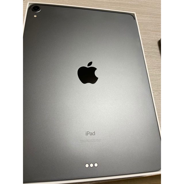 Apple(アップル)のipad pro 2018 11インチ　wifiモデル スマホ/家電/カメラのPC/タブレット(タブレット)の商品写真