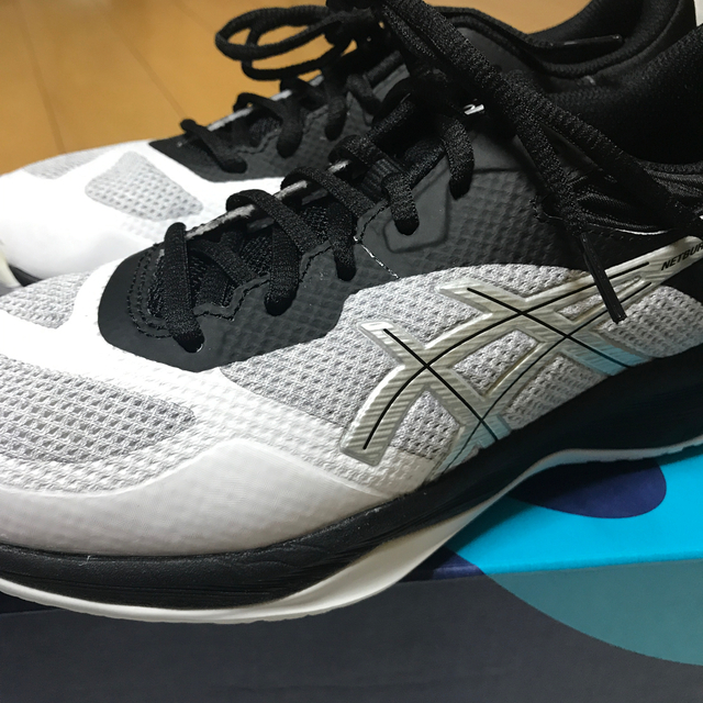 asics(アシックス)のバレーボールシューズ　 スポーツ/アウトドアのスポーツ/アウトドア その他(バレーボール)の商品写真