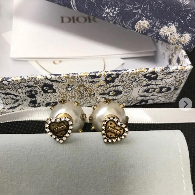 [ 送料込み　美品]DIOR TRIBALES ピアスレディース