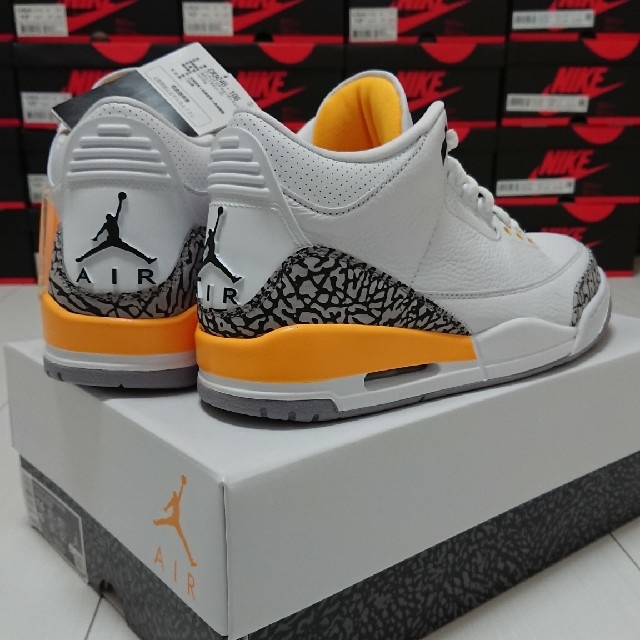 NIKE(ナイキ)の新品未使用 黒タグ 28.5㎝ JORDAN3 レーサー オレンジ ジョーダン メンズの靴/シューズ(スニーカー)の商品写真