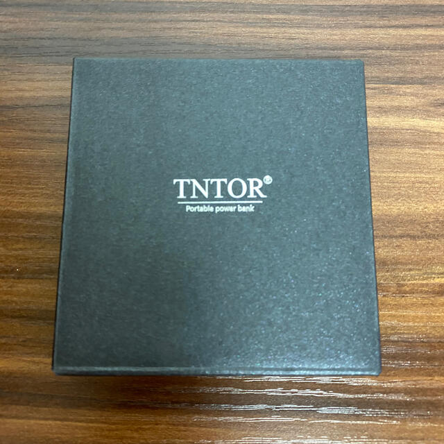 TNTOR 超薄型　モバイルバッテリー スマホ/家電/カメラのスマートフォン/携帯電話(バッテリー/充電器)の商品写真