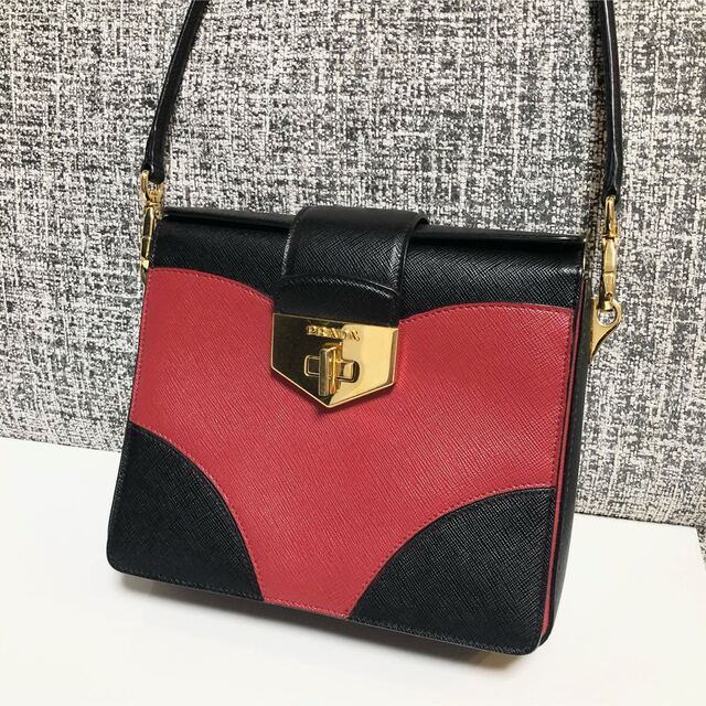 PRADA(プラダ)の【国内正規品】PRADA プラダ SAFFIANO サフィアーノ ハンドバッグ レディースのバッグ(ハンドバッグ)の商品写真