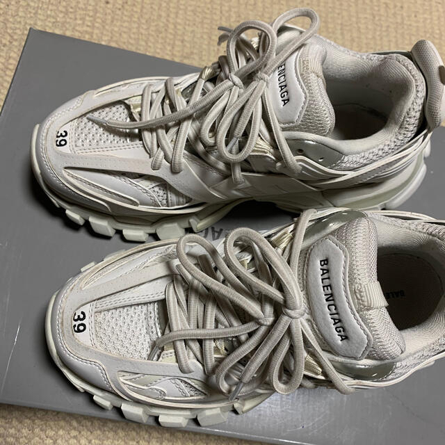 balenciaga track