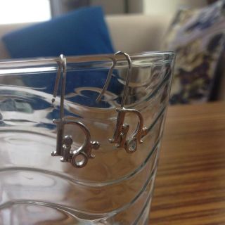 ディオール(Dior)の取り置き中。Diorロゴピアス(ピアス)