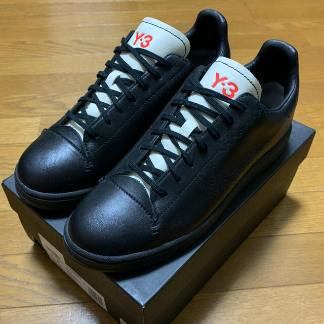 Y-3(ワイスリー)の値下げ不可　新品未使用　Y-3 YOHJI COURT 28センチ メンズの靴/シューズ(スニーカー)の商品写真