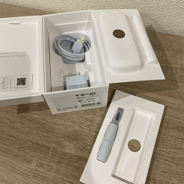 iQOS 3 DUO System ホワイト メンズのファッション小物(タバコグッズ)の商品写真