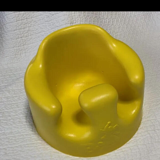 Bumbo ベビーソファー イエロー 美品 キッズ/ベビー/マタニティの寝具/家具(収納/チェスト)の商品写真