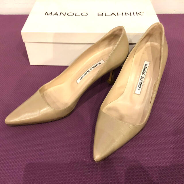 MANOLO BLAHNIK(マノロブラニク)のカオル様専用　マノロブラニク　ベージュパンプス レディースの靴/シューズ(ハイヒール/パンプス)の商品写真
