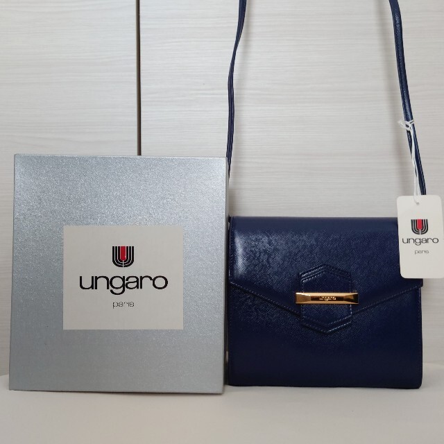 emanuel ungaro(エマニュエルウンガロ)の週末値下げ 箱付き エマニュエル ウンガロ ungaro ショルダーバッグ 本革 レディースのバッグ(ショルダーバッグ)の商品写真