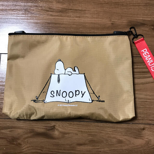 SNOOPY(スヌーピー)のSNOOPY ポーチ レディースのファッション小物(ポーチ)の商品写真